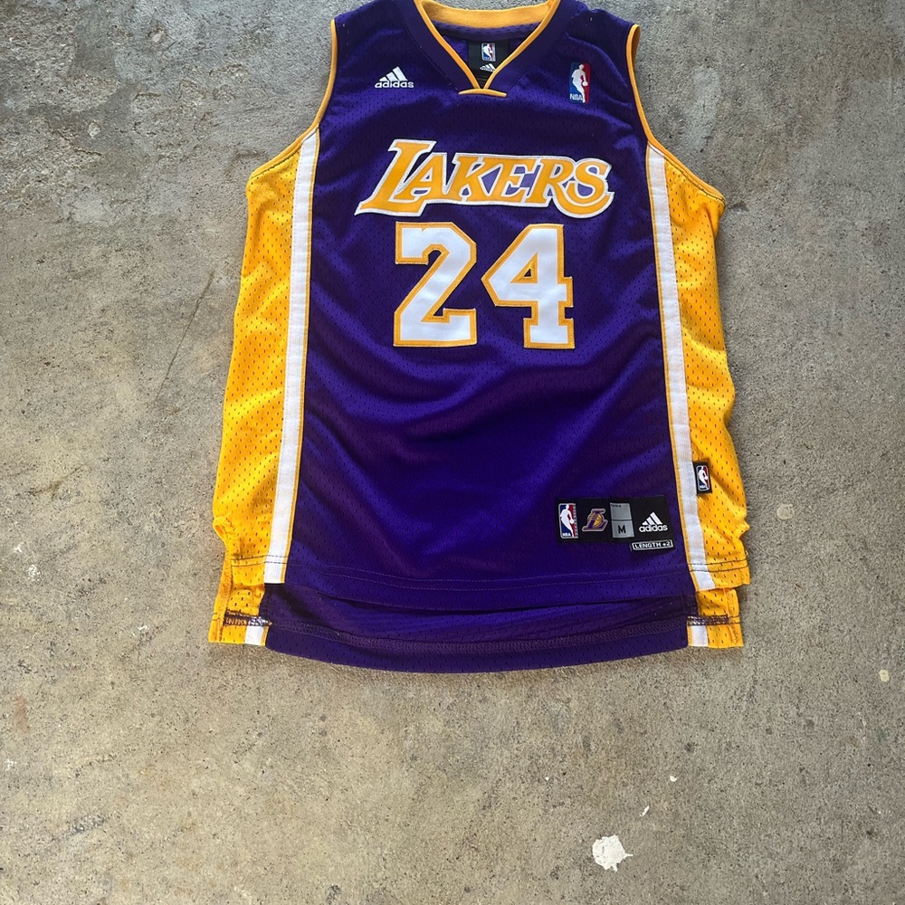 kids Size M 10-12 adidas Purple and Gold Los Angeles Lakers #24 Jersey
